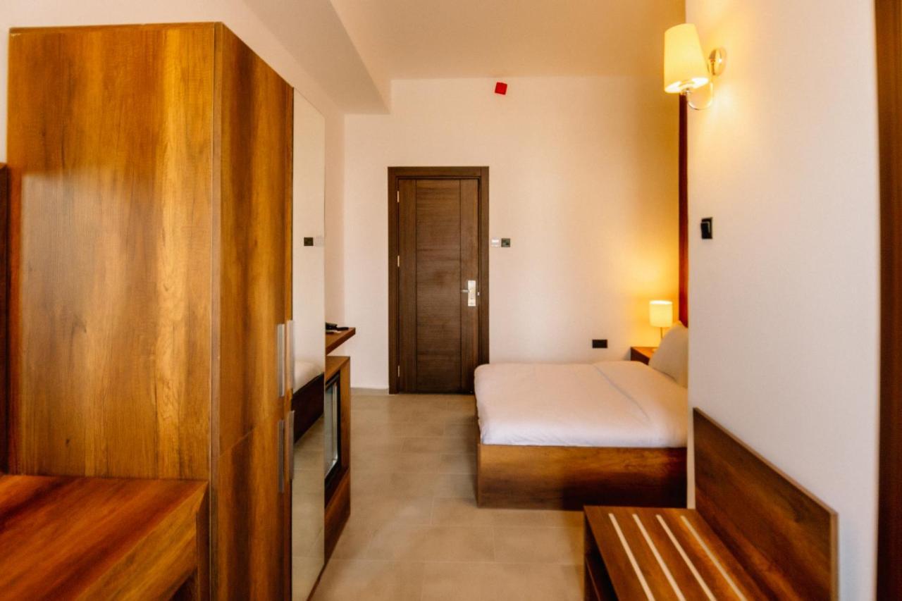 Cezar'S Airport Hotel Λευκωσία Εξωτερικό φωτογραφία