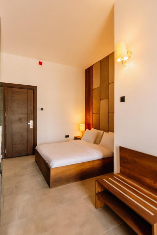 Cezar'S Airport Hotel Λευκωσία Εξωτερικό φωτογραφία
